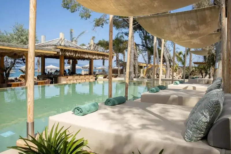 Mako Sea & Suites