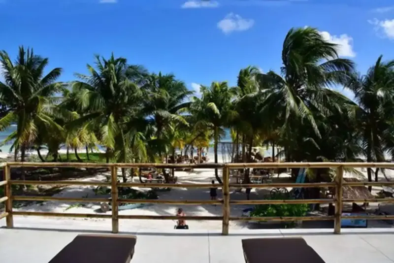 Noah Beach Hotel & Suites