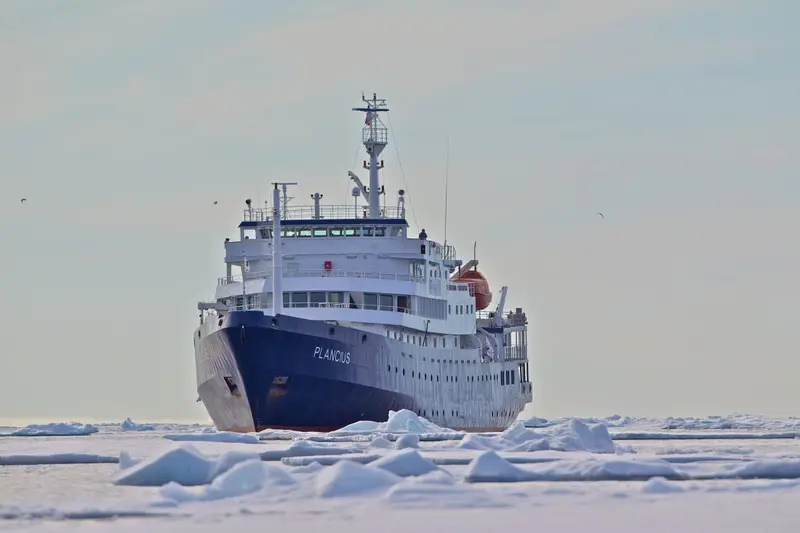 Plancius Antarctica Diving