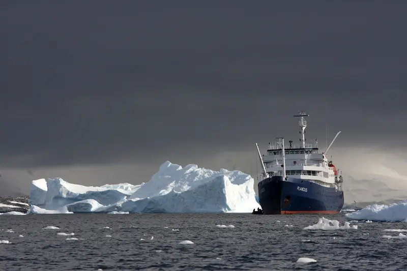 Plancius Antarctica Diving