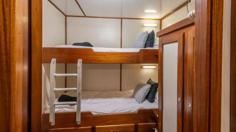 Twin Cabin