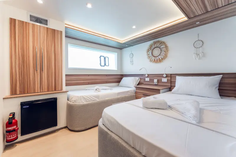 Upper Deck Twin Cabin
