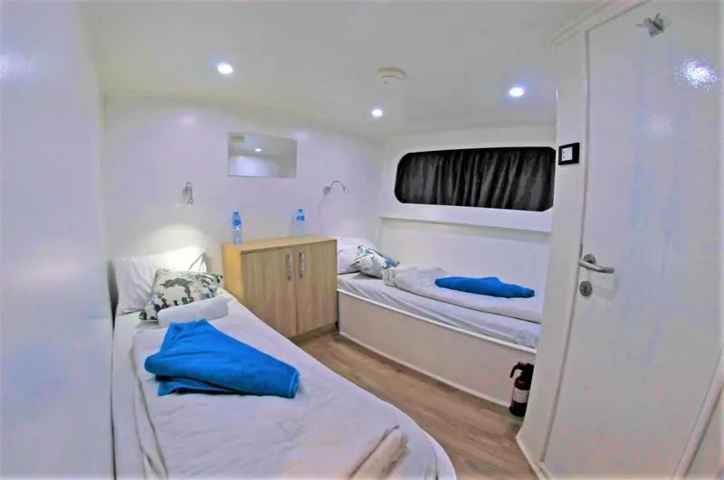 Twin Cabin Upper Deck