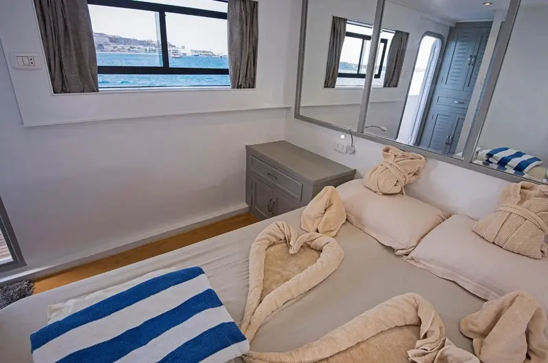 Cabine matrimoniali standard, ponte superiore
