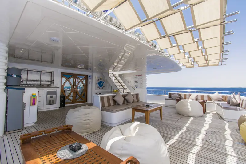 Golden Dolphin IV