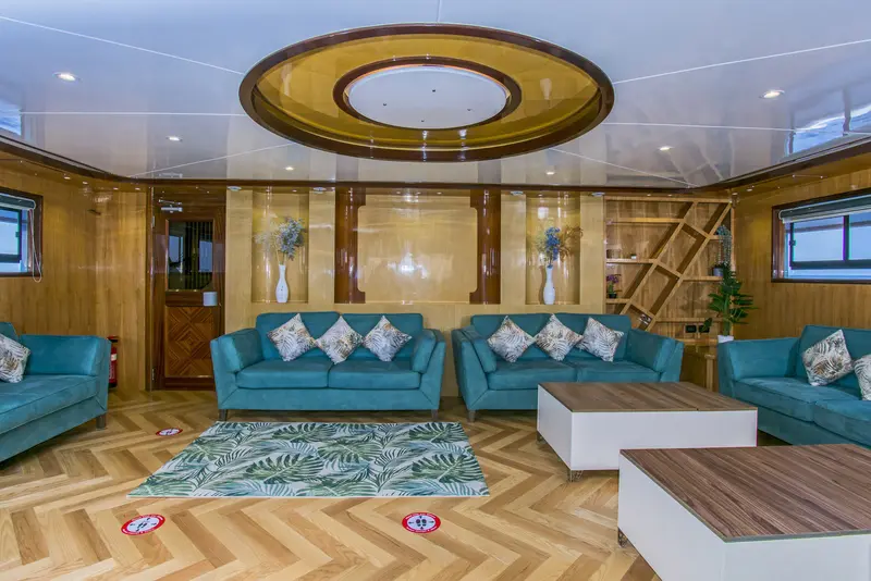 Golden Dolphin IV