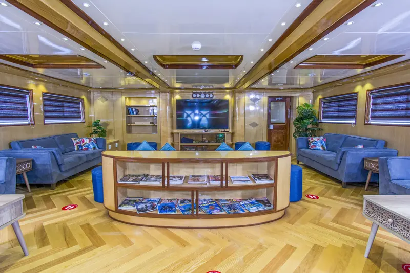 Golden Dolphin IV