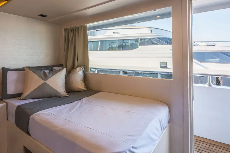 Upper Deck Standard