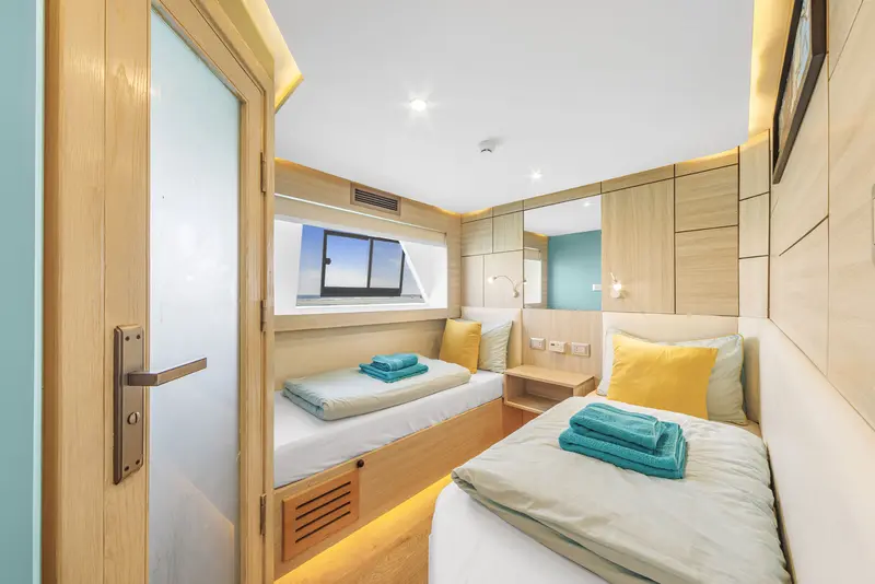 Upper Deck Twin Cabin
