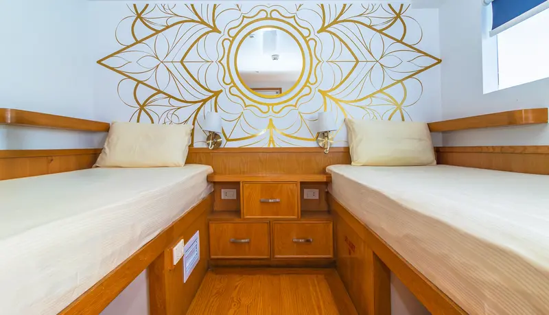 Upper Deck Twin Cabin