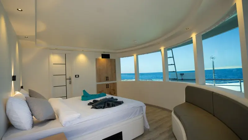 Suite - Upper Deck