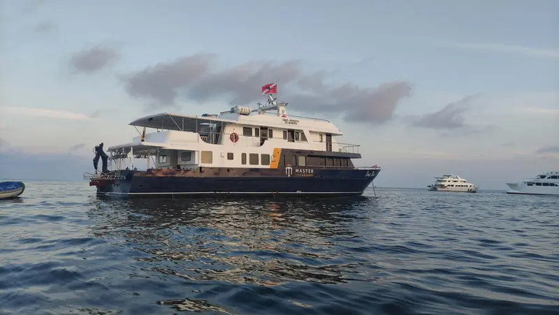 Galapagos Master