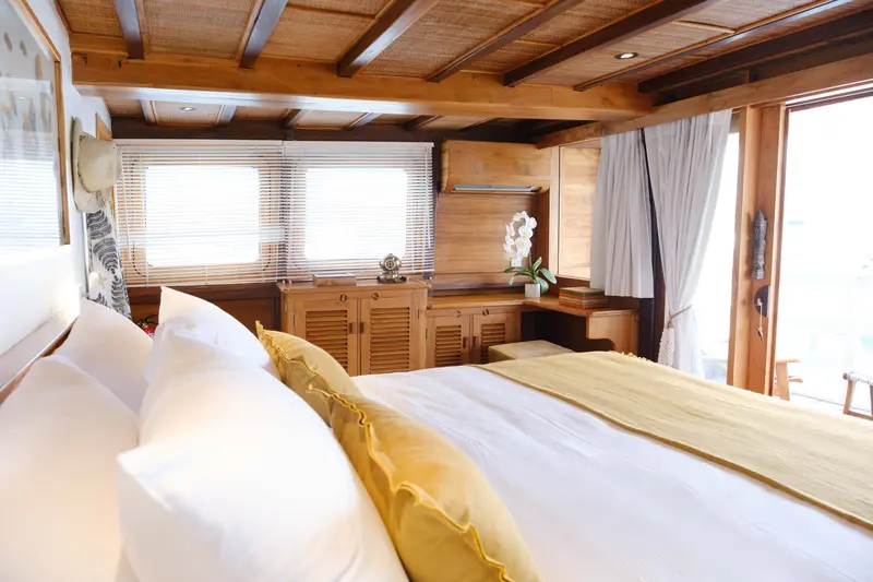 Kei Cabin - Upper Deck