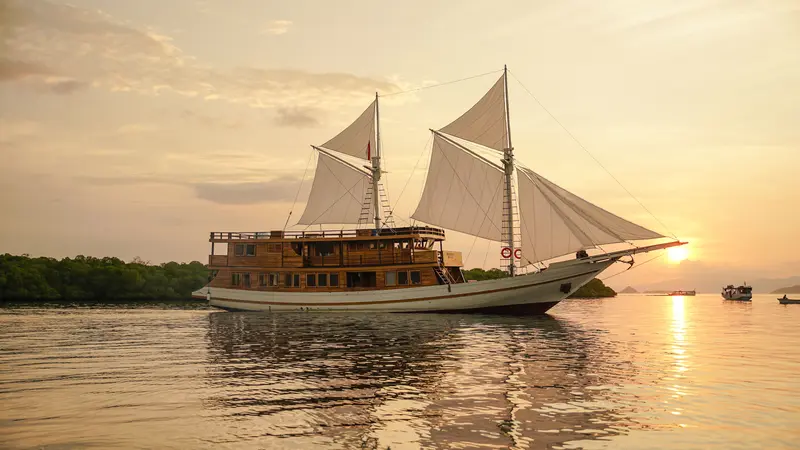 Sundari Voyages
