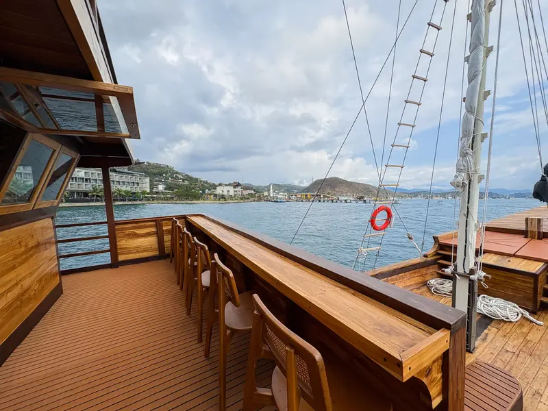 Sundari Voyages