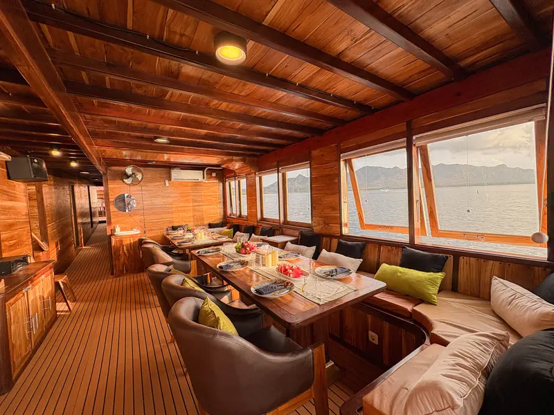 Sundari Voyages