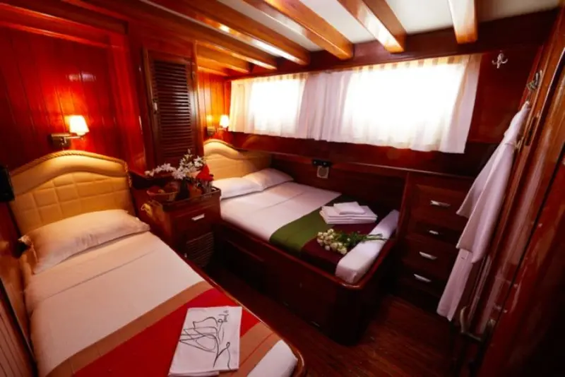 Cabina tripla