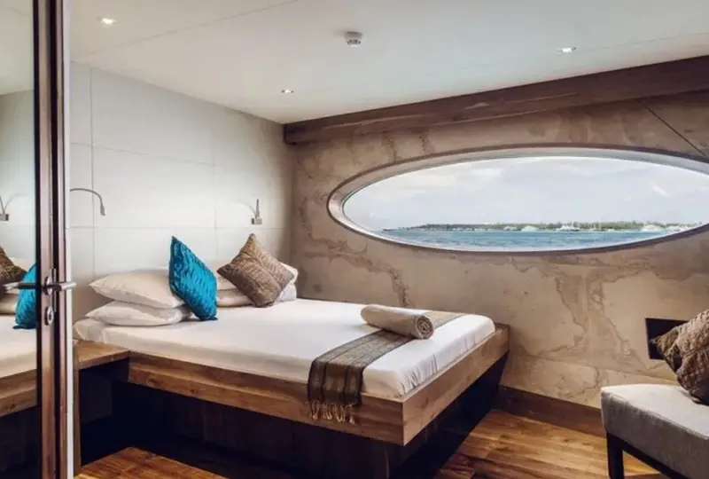 Dolphin Suites