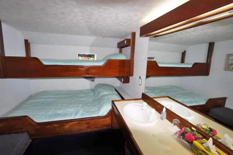 Double + Single Bed Cabin (# 3)