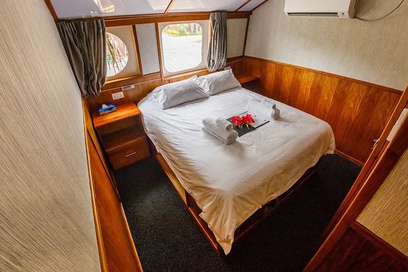 Queen Cabins