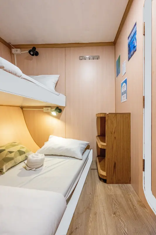twin con letti a castello senza bagno privato, ponte inferiore