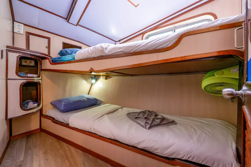 Cabine twin con letti a castello condivise