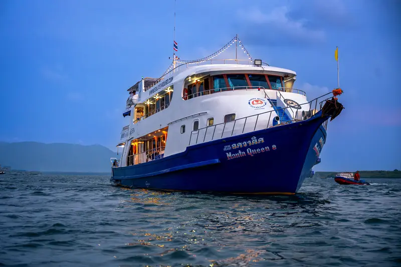 Manta Queen 8